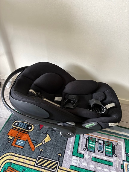 Cybex Cloud G i-Size Plus (kerran autossa käytetty, uutta vastaava)