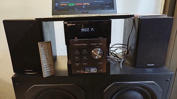Panasonic stereosarja CD / radio / USB