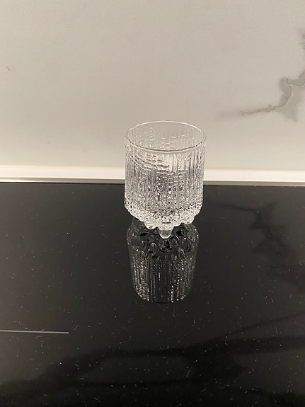Iittala Ultima Thule snapsilasi