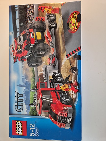 LEGO City 60027 monsteriauto ja lava-auto