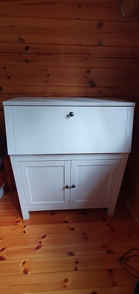 Ikean Hemnes klaffilipasto