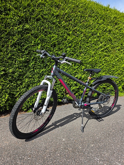 White Comp 24" maastopyörä