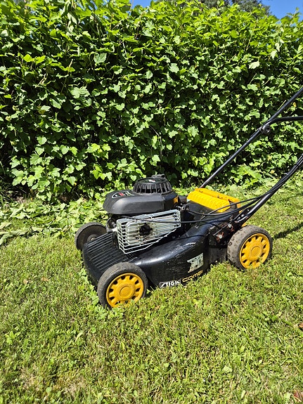 Bensiinikäyttöinen Stiga ruohonleikkuri