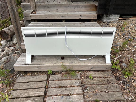 Ensto sähköpatteri 1500W valkoinen
