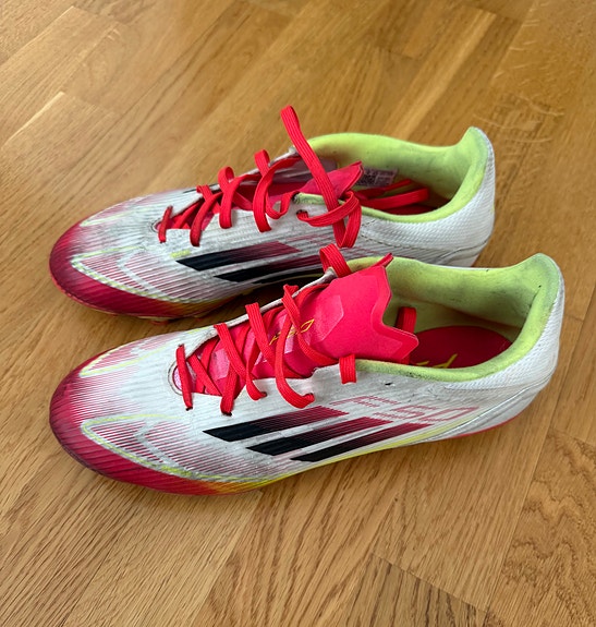 Adidas nappulakengät 42