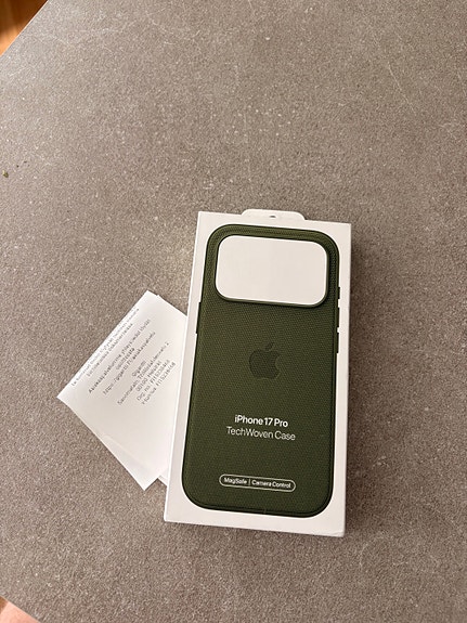 Apple iPhone 17 Pro suojakuori - avaamaton