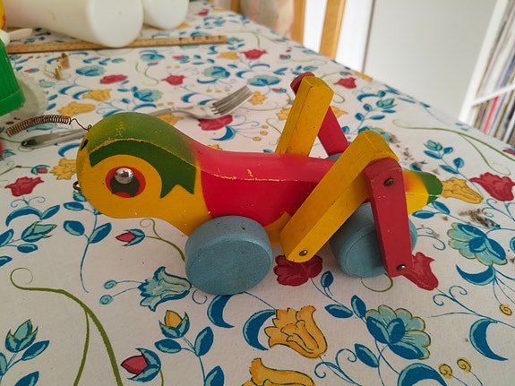 Vanha puinen lelu , vedettävä hämähäkki