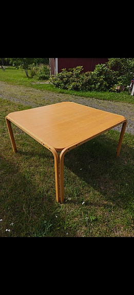 Artek pöytä