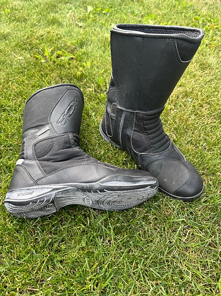 TCX Gore-Tex ajosaappaat ja ajohanskat