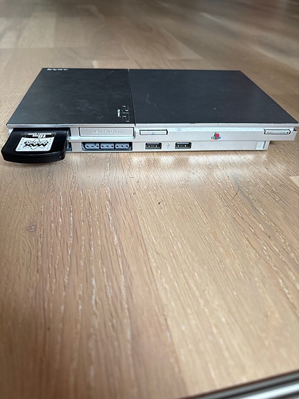 Sony PlayStation 2 Slim konsoli hopea