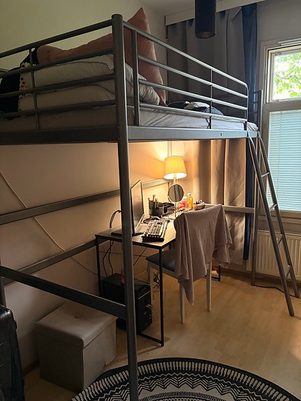IKEA metallinen parvisänky tikkailla