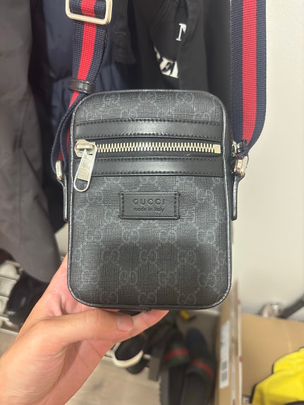 Gucci gg supreme mini messenger bag