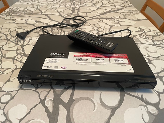 Sony DVD-soitin kaukosäätimellä