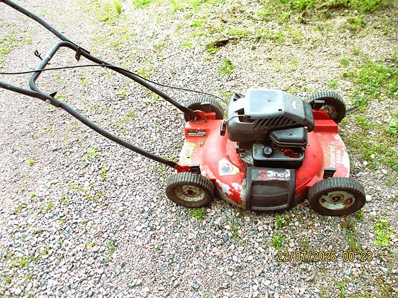 Työnnettävä kevytmetallirunkoinen Jonsered ruohonleikkuri