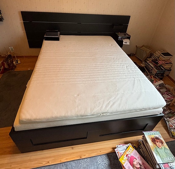 IKEA sänky ja patja 160x200 cm