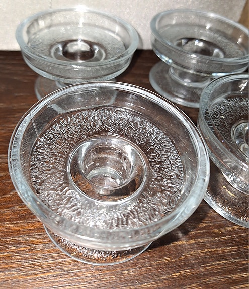 4x pyöreä kirkas lasinen tuikkukuppi kynttilänjalka