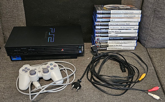 Playstation 2 + 12 peliä