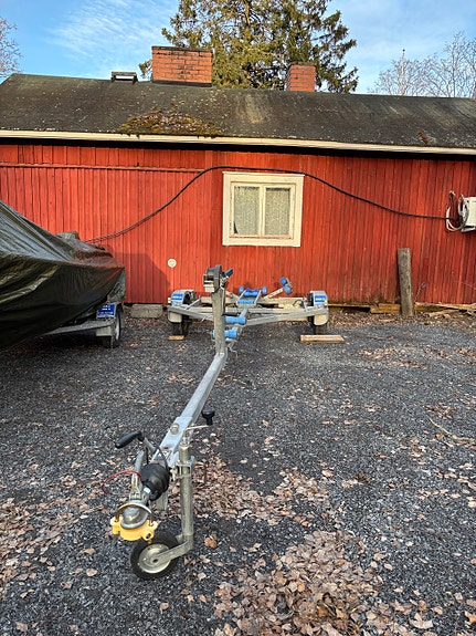 Venetraileri Aku BS1000-RB 1000kg