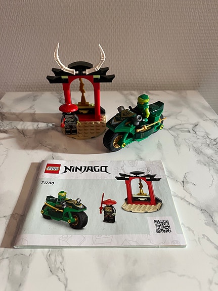 LEGO Ninjago Lloydin Street bike moottoripyöräsetti