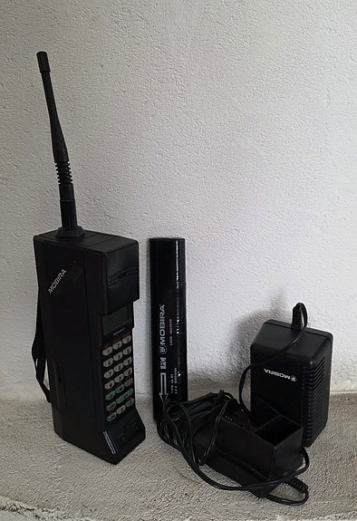 Myydään Mobira cityman 900