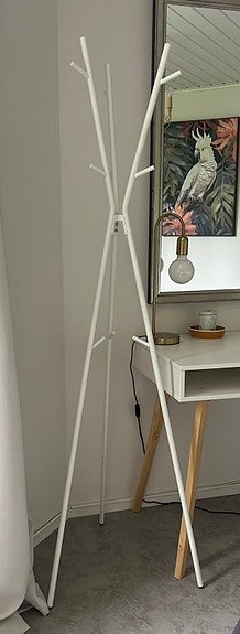 IKEA naulakko valkoinen metallinen vaateteline
