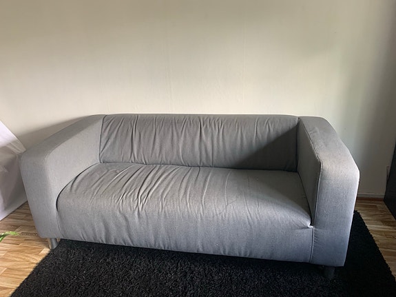 Ikea Klippan kahden istuttava sohva