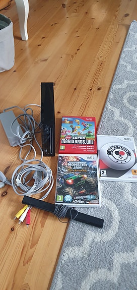 Wii konsoli + pelejä
