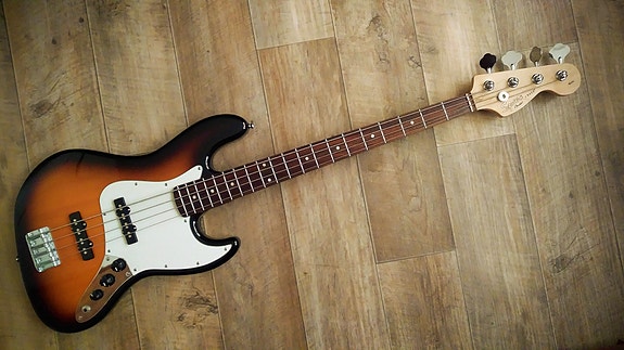Squier (by Fender) Affinity J-Bass / Jazz Bass tobacco (brown) burst