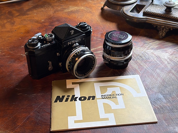 Nikon F filmikamera "Kulkulaitosministeriö"