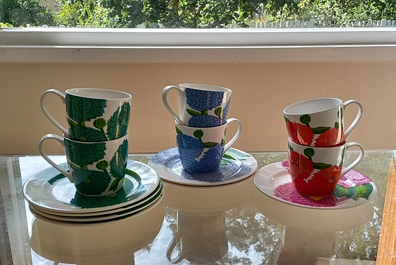 Marimekko Primavera mukit ja lautaset