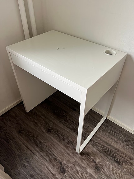 Ikea meikkipöytä