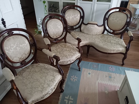 Rokokoo tyylinen sohvaryhmä