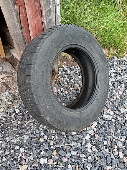 Kesärenkaat 215/70/16