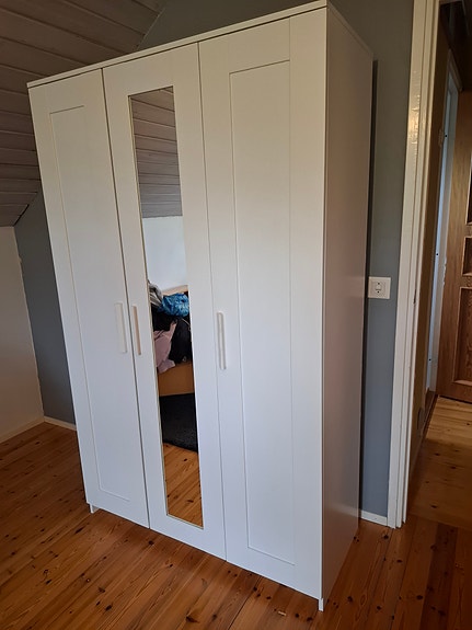 Ikea Brimnes 3-ovinen vaatekaappi