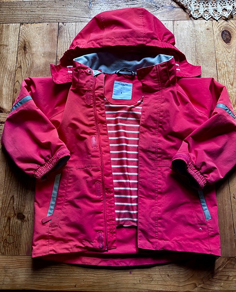 Myydään POP:n kuoritakki koossa 116