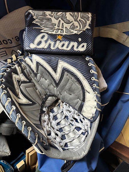 Brian’s jääkiekkomaalivahdin räpylä ja kilpi sininen