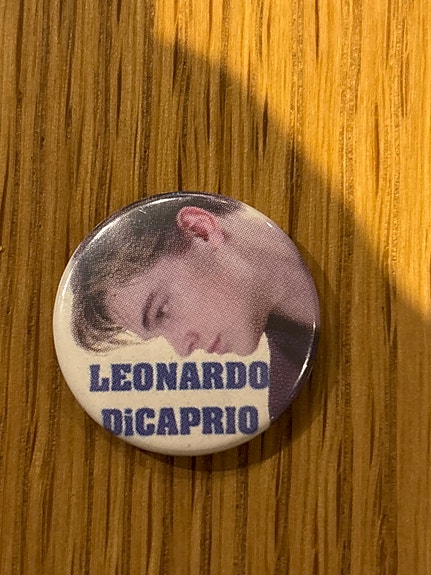 Leonardo DiCaprio rintamerkki / pinssi