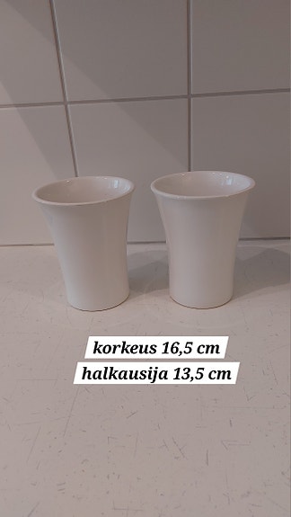 Kukkamaljakot. TERASSILLE, kuistille, mökille...