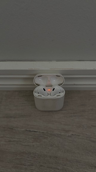 Apple AirPods gen 2