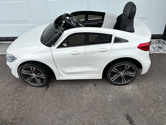 Lasten sähköauto BMW