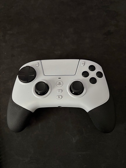 Razer Raiju v3 pro ps5/pc valkoinen