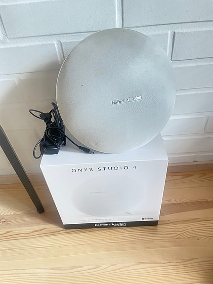 Harman Kardon Onyx Studio 4 Bluetooth-kaiutin valkoinen
