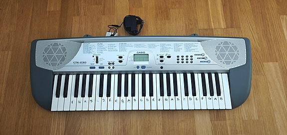 Casio CTK-230 kosketinsoitin