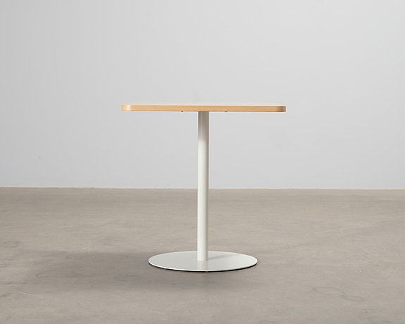 Pöytä 70 x 70 cm