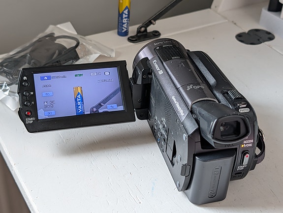 Sony HDR-XR520 Full-HD 20x videokamera kiintolevyllä