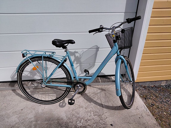 Uudenveroinen Madison Budapest 28" (3-v) naistenpyörä