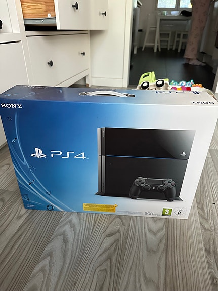 Sony PlayStation 4 pelikonsoli PS4