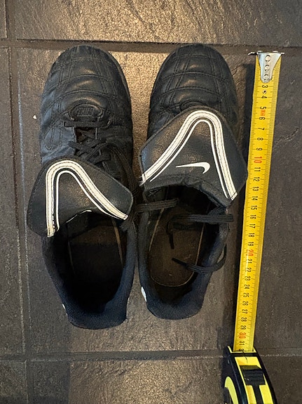 Nike jalkapallokengät koko 37 musta unisex