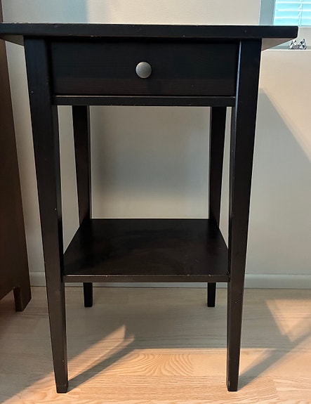 Hemnes ikea yö tai sivupöytä