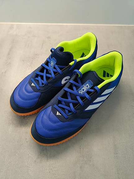 Miesten sisäpelikengät, Adidas, 45 (tai 44)